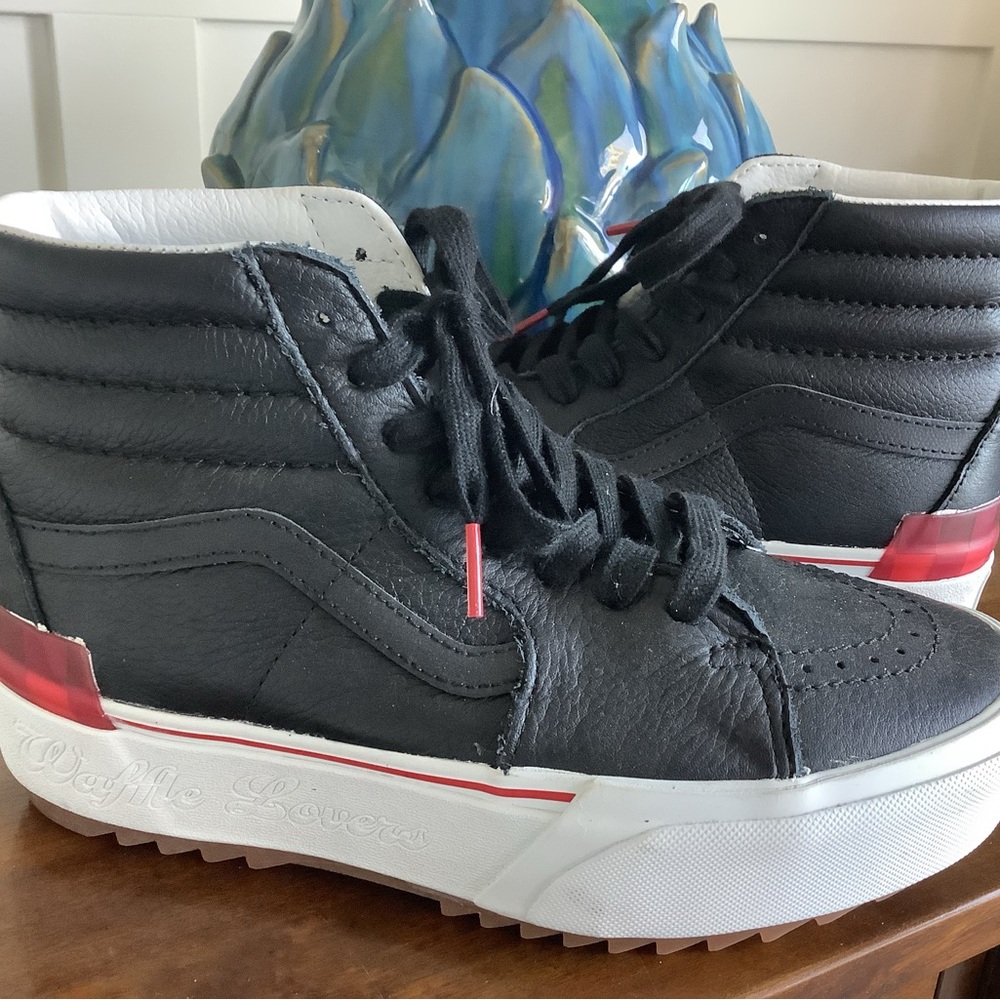 Vans Women’s Black and Red High-Tops - Picture 2 of 5